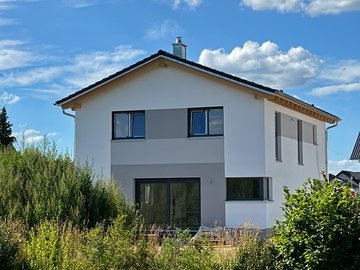 Wohnhaus-Neubau mit Garage in Berkheim